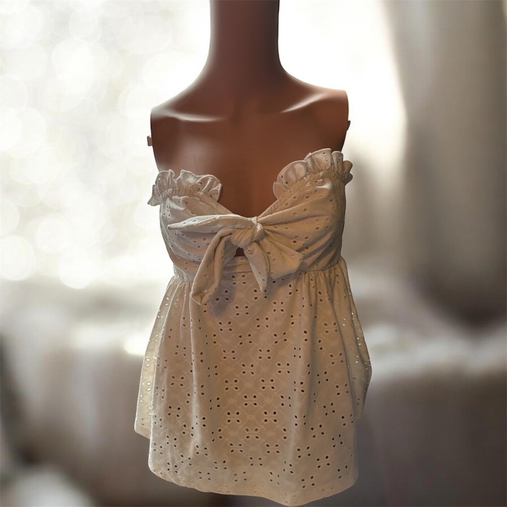 Women’s White Eyelet Tie-Front Strapless Easter Top